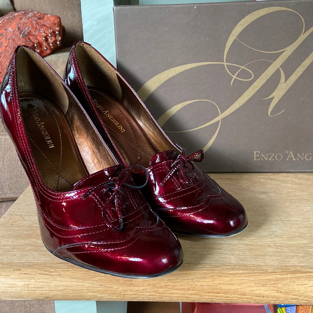 Enzo Angiolini Red Pearl Patent Leather wingtipped pumps 7 1/2